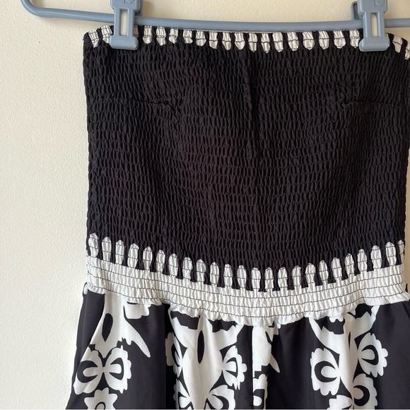 Black White Strapless Jumpsuit Women’s L Smocked Bodice Wide Leg Boho Resort - Picture 3 of 11